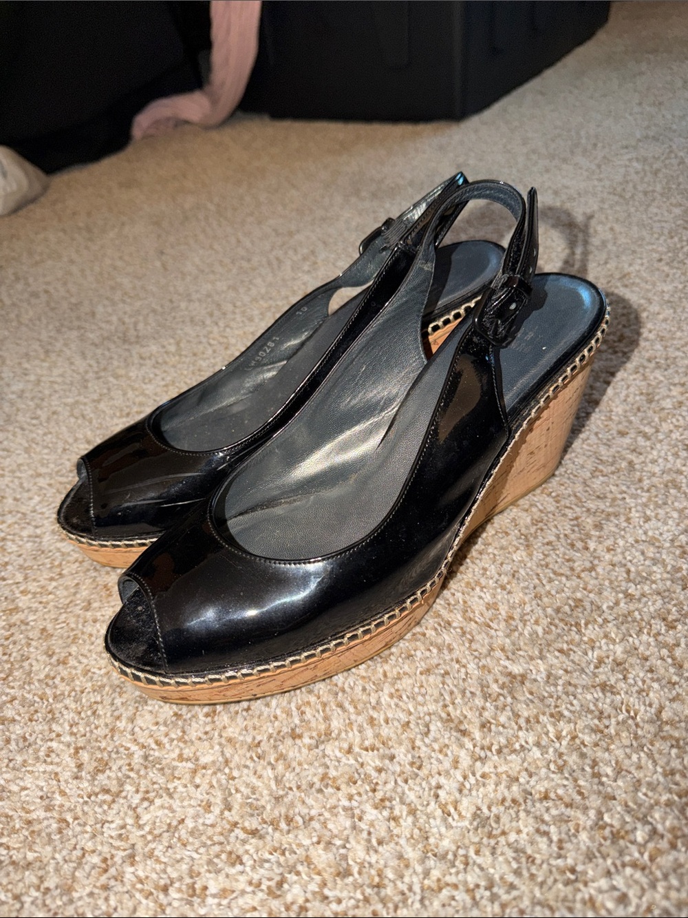 STUART WEITZMAN JEAN BLACK PATENT LEATHER SLINGBACK PEEP-TOE CORK WEDGE SANDALS - Picture 3 of 8